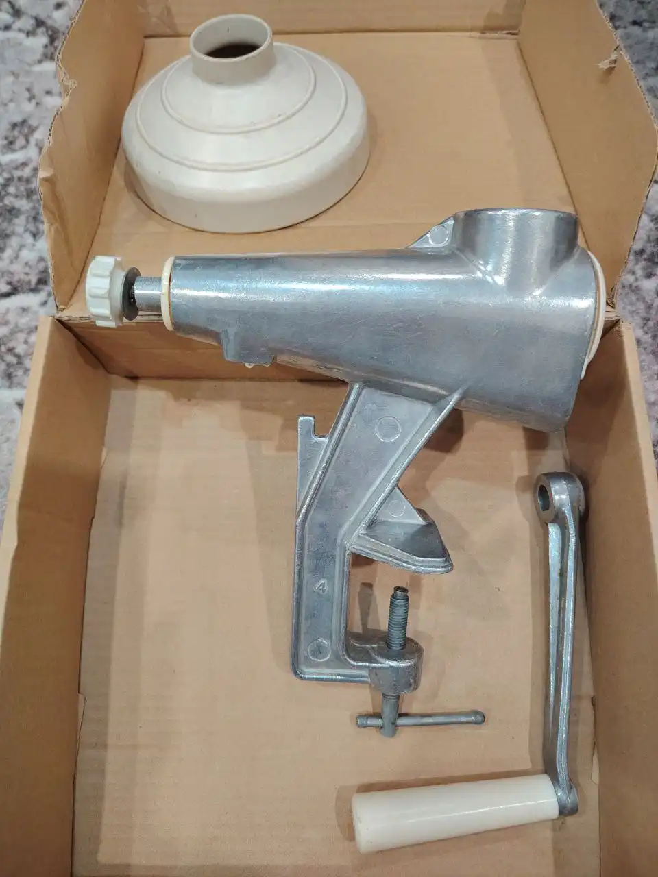 Продам ручную соковыжималку