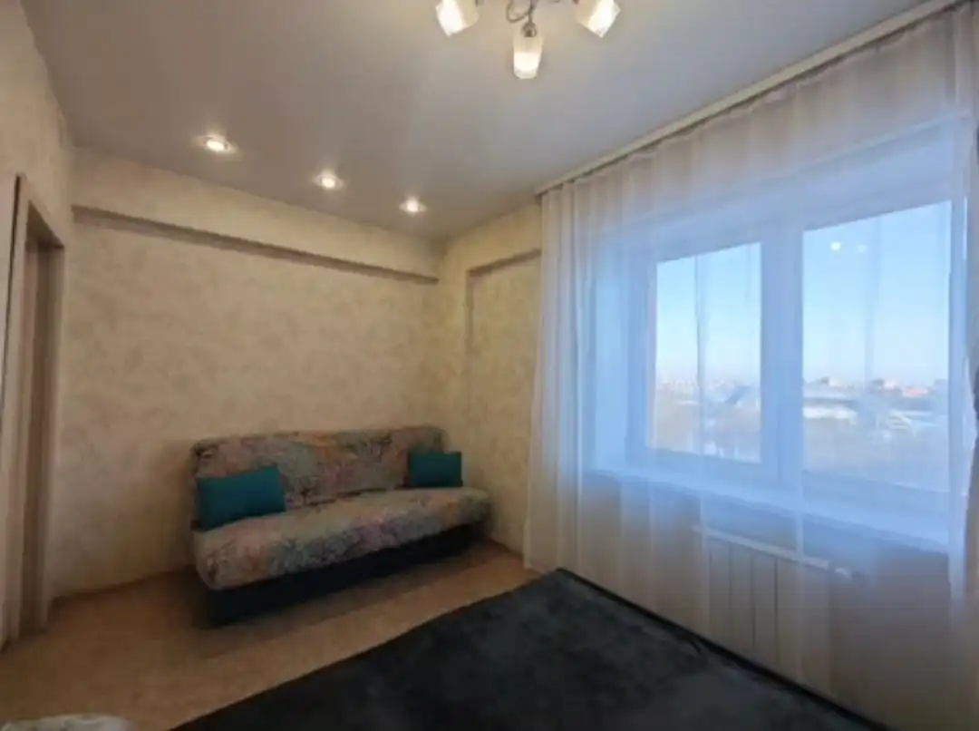 Сдам двухкомнатную квартиру на Юрия Тена 27