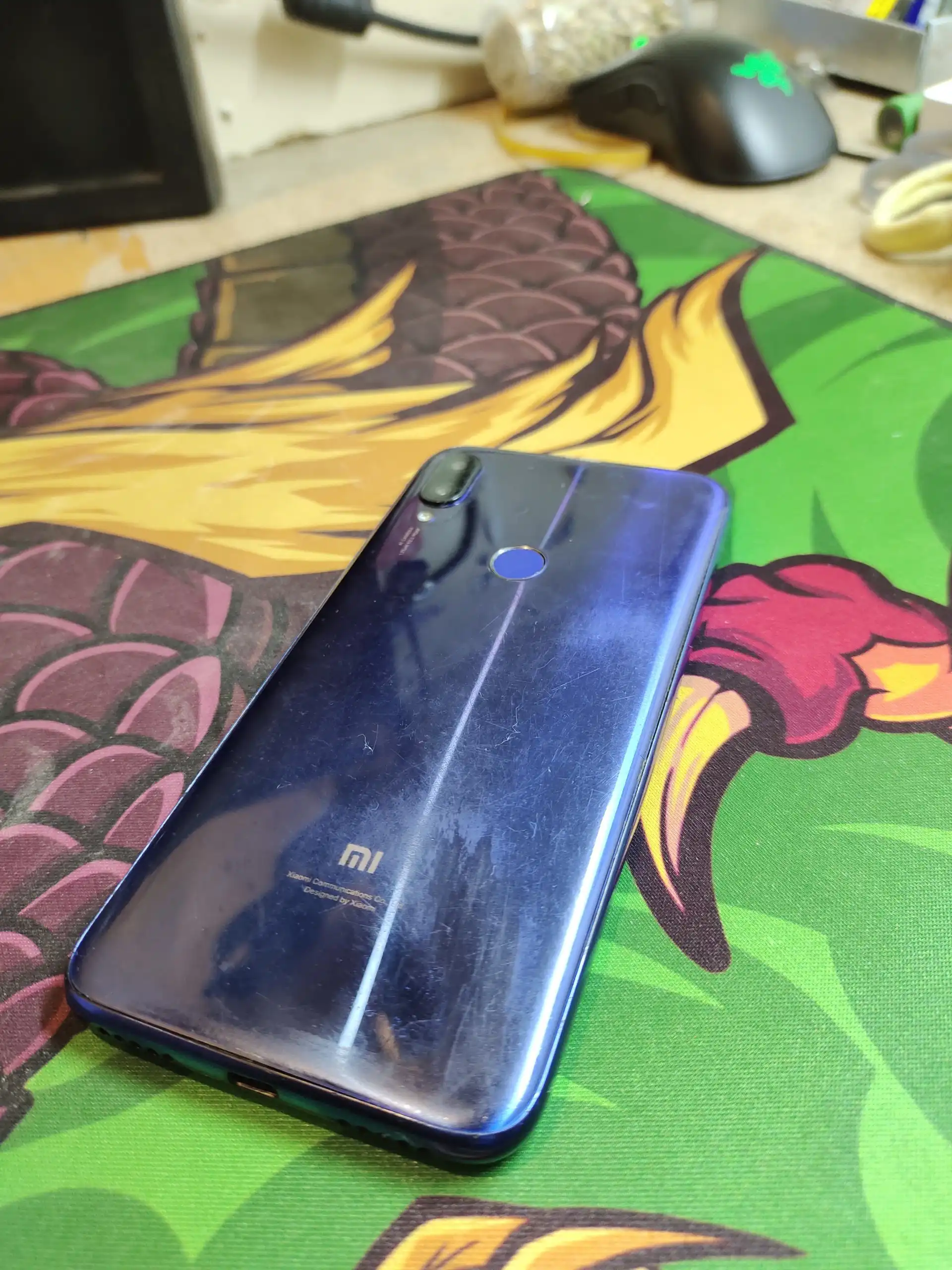 Продам Xiaomi Mi Play 4/64 ГБ