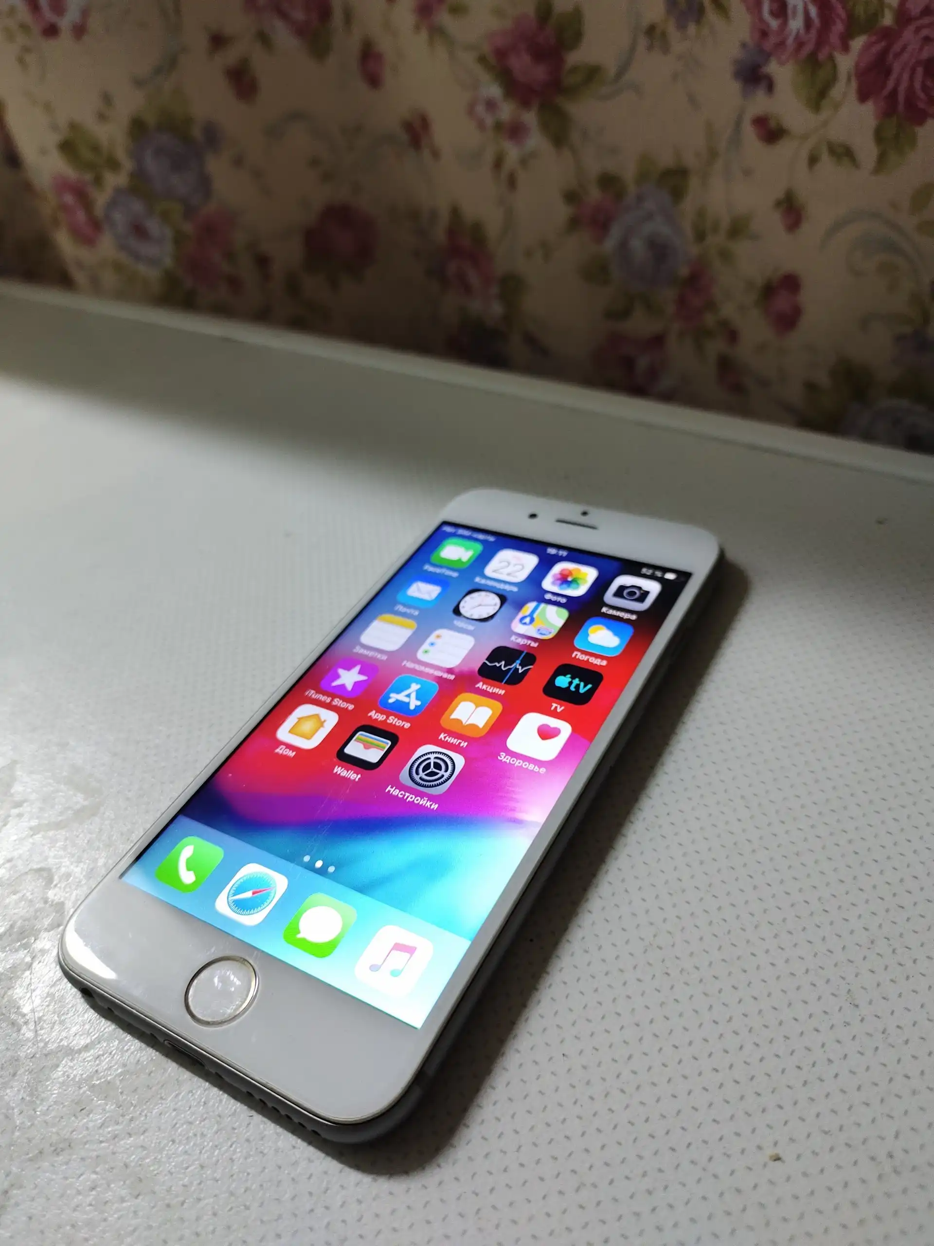 Продам iPhone 6 64 ГБ без Touch ID