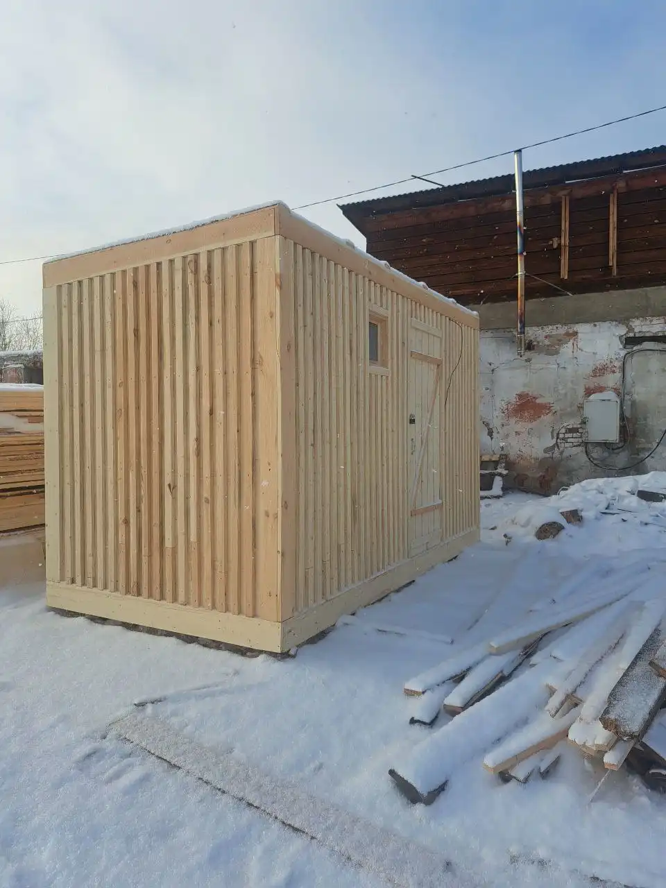 Продажа бытовки с электричеством и утеплением