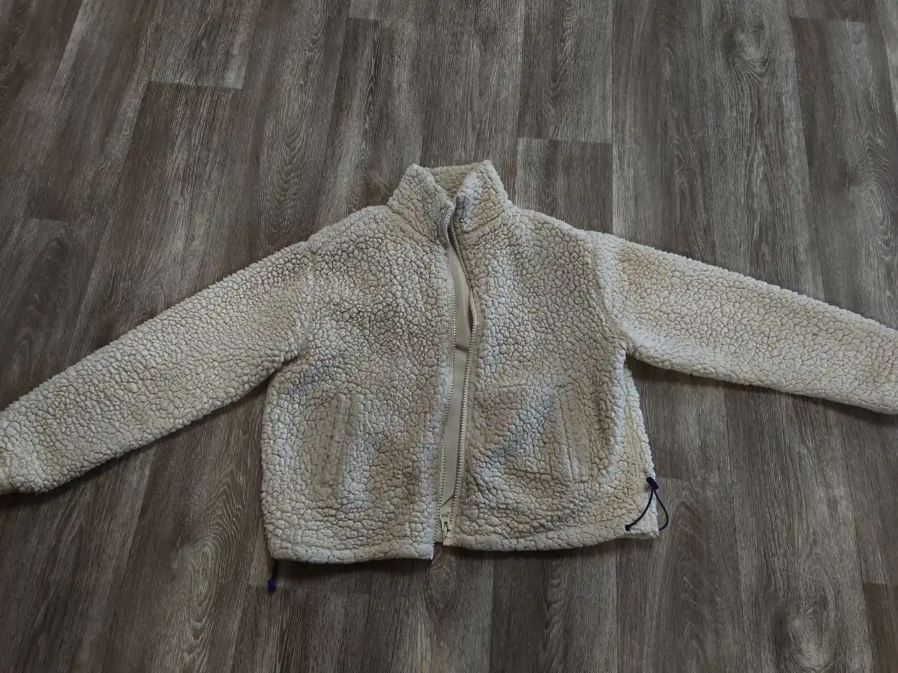 Курточка р. 42-44 в хорошем состоянии - Верхняя одежда (Одежда) в Шелехов