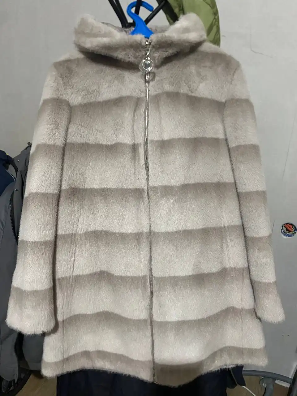 Продам новую эко-мех размер 46-48 - Мех (Одежда) в Иркутск