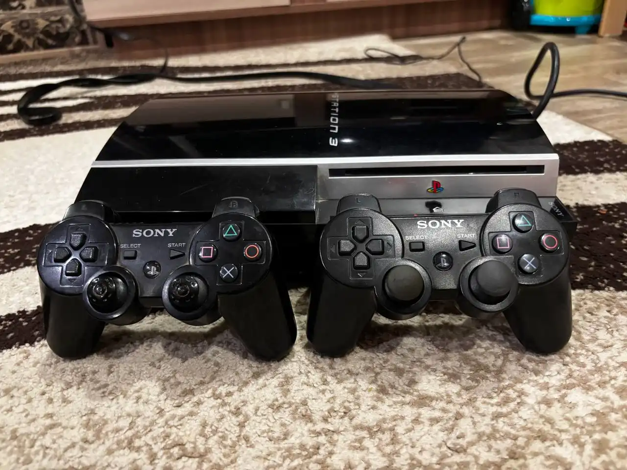 Продажа игровой приставки PS3 с прошивкой и аксессуарами - Игровые приставки (Электроника) в Иркутск