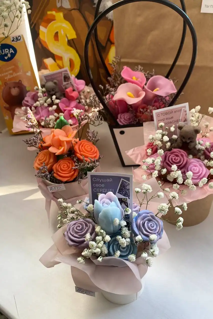 Подарки на праздники: цветы из мыла, букеты, свечи ручной работы, боксы - Подарки (Барахолка) в Иркутск