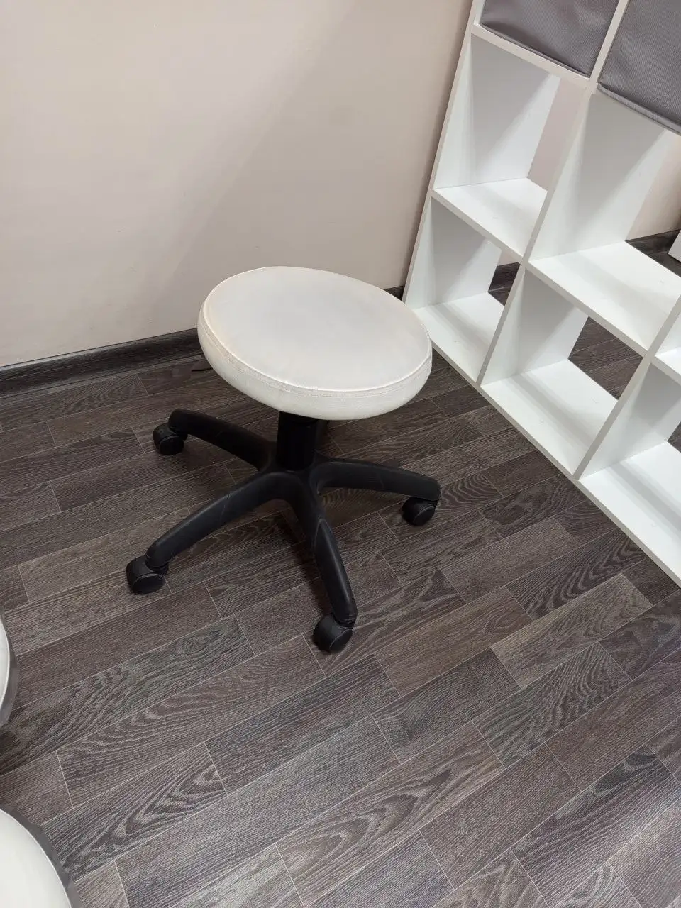 Продажа кресел и оборудования для салона красоты - Оборудование для салона красоты (Готовый бизнес и оборудование) в Иркутск