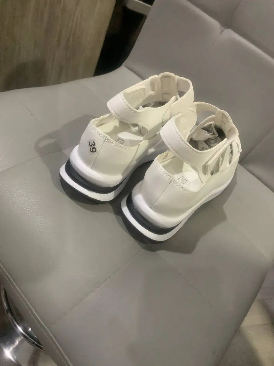 Продам новые туфли 39 размер - Обувь (Одежда) в Иркутск