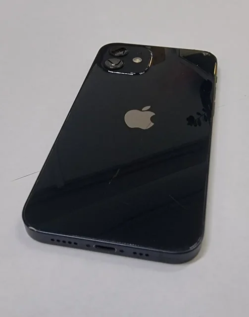 iPhone 12 128 ГБ с разбитой задней крышкой - частное объявление в Иркутск
