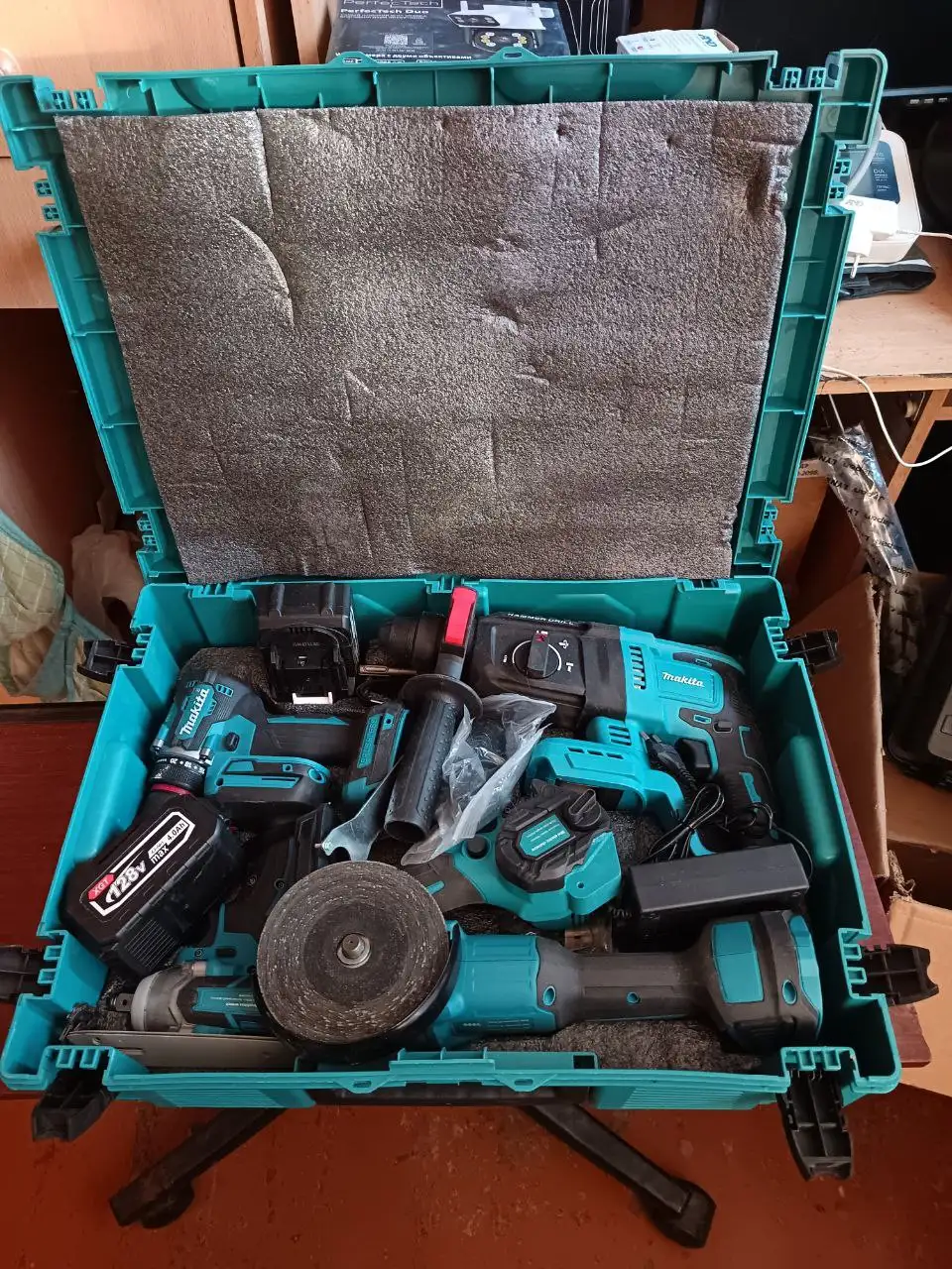 Продам набор инструментов Makita - Инструменты (Барахолка) в Шелехов