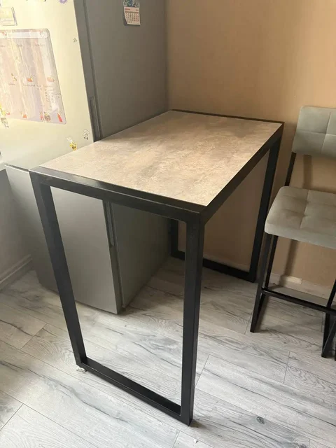 Продам барный стол и стулья - частное объявление в Иркутск