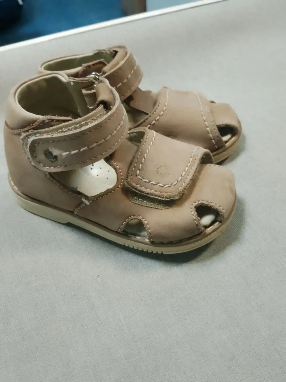 Продажа кожаных сандалий 23 размера - Обувь (Одежда) в Шелехов