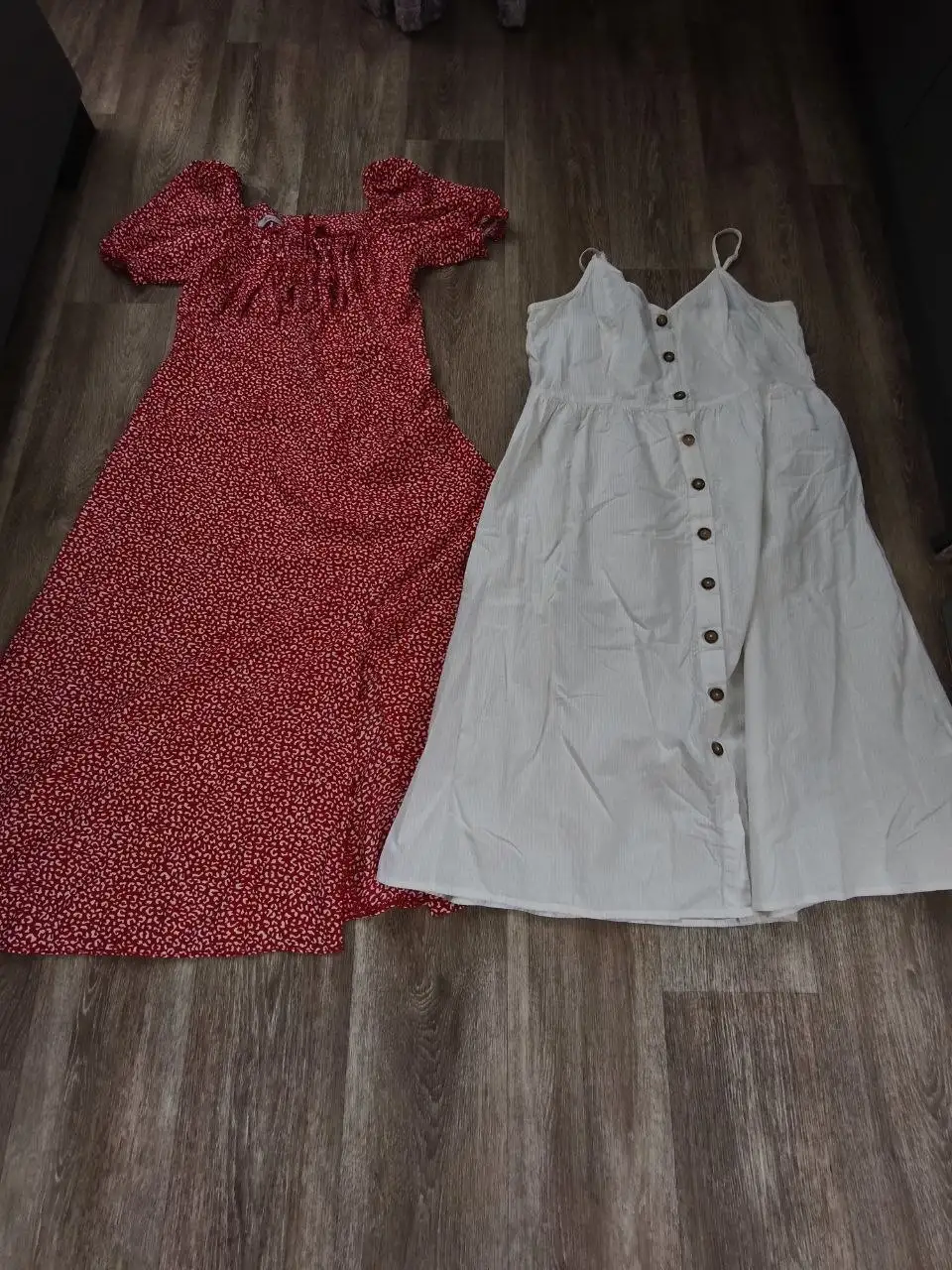 Продажа двух платьев размер 46 - Женская одежда (Одежда) в Шелехов