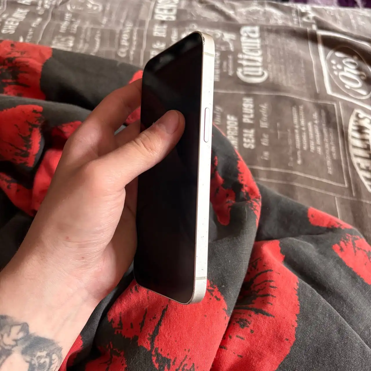 Продам iPhone 14 128GB с разбитой задней крышкой - Смартфоны (Электроника) в Нижний Новгород
