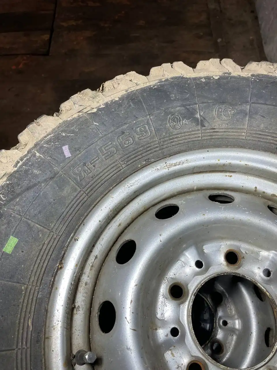 Продам калёса на ниву