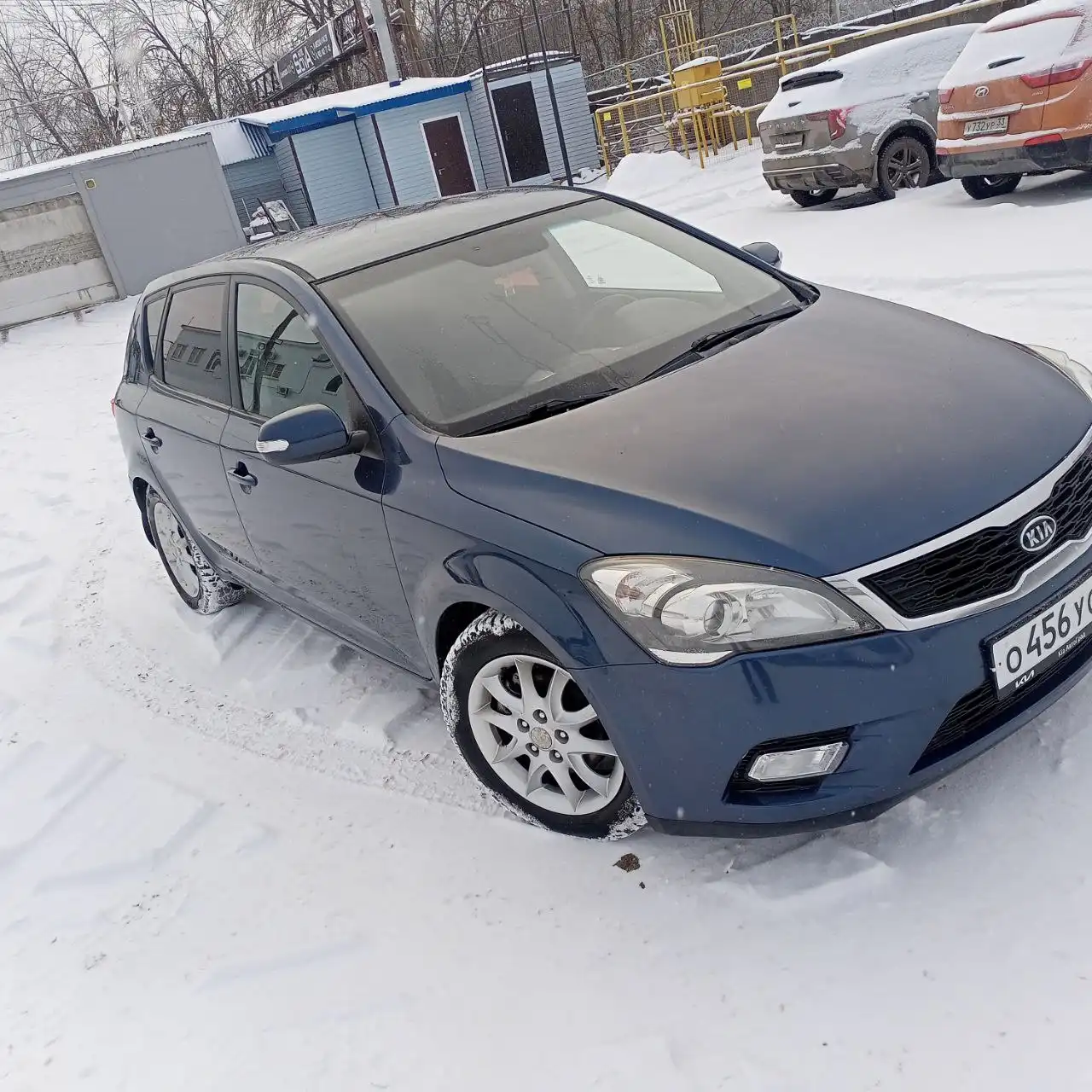 Продажа автомобиля 11 года с богатой комплектацией