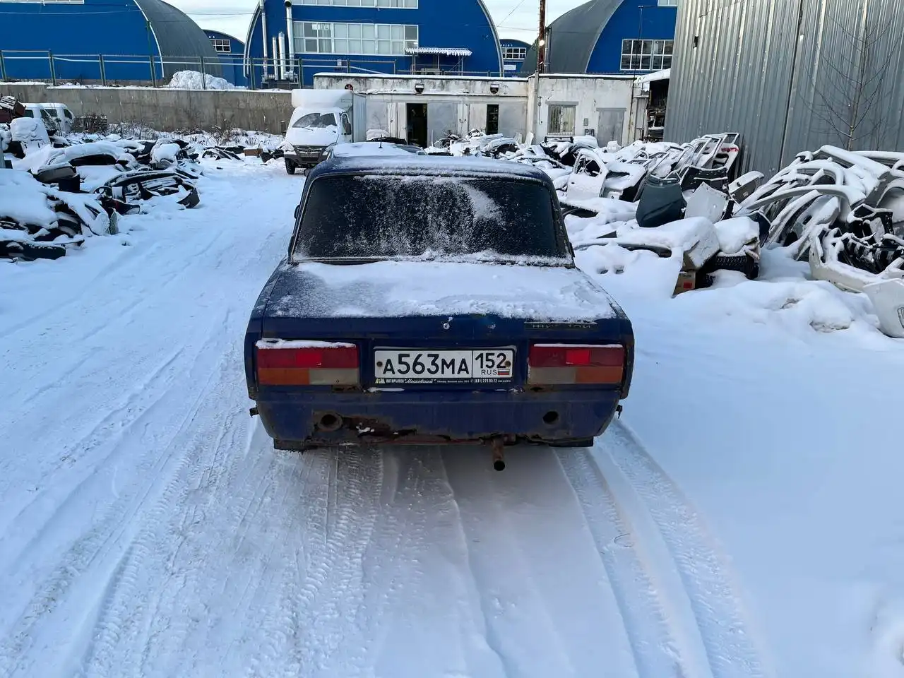 Продажа ВАЗ 2107 карбюратор, мотор отлично, требуется ремонт кузова