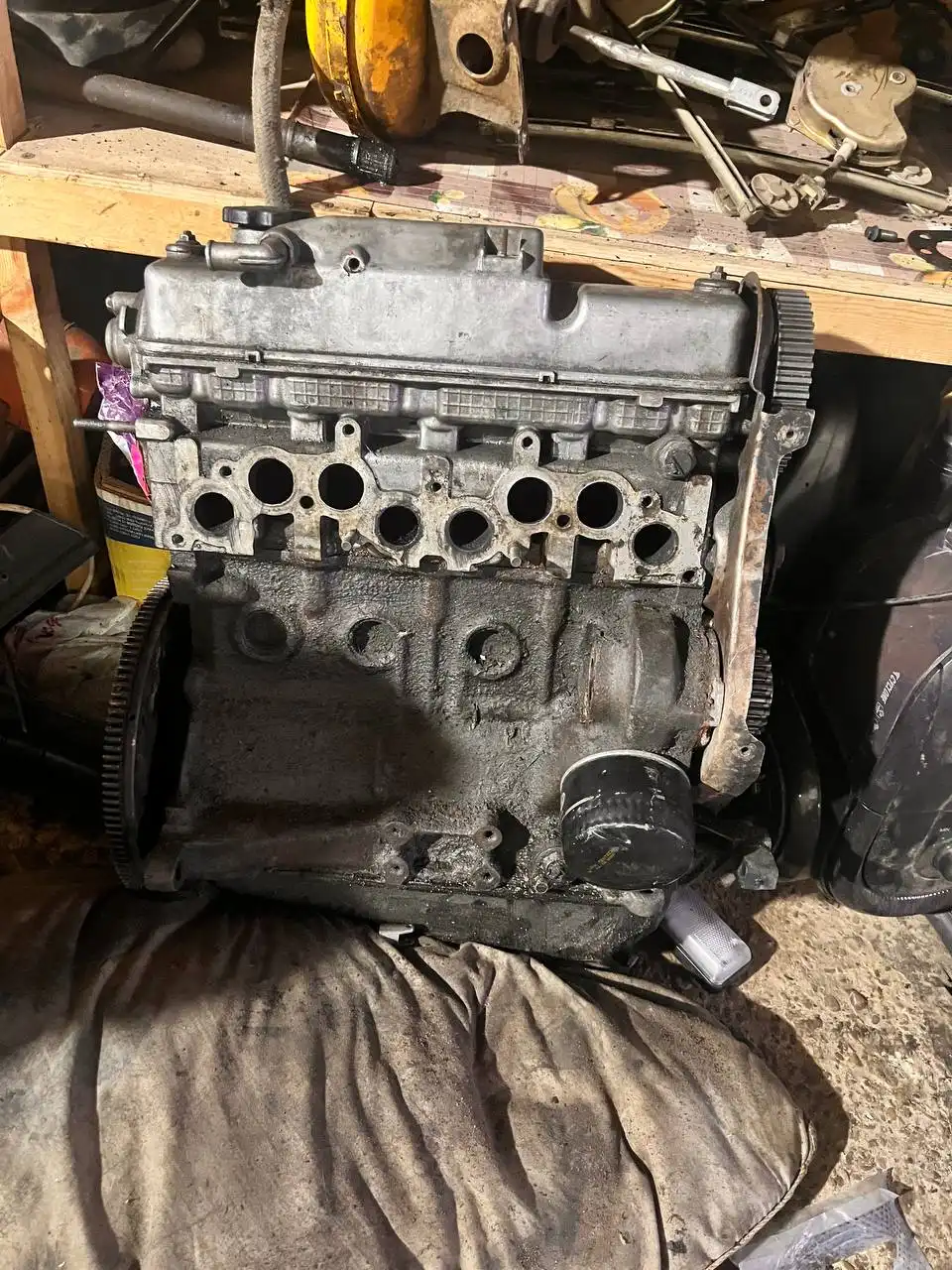 Продажа автозапчастей: мотор, трапеция дворников, АКБ