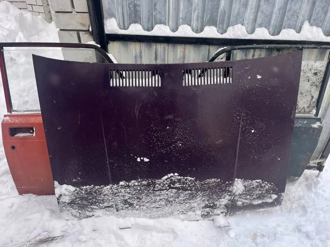 Продажа автозапчастей: мотор, трапеция дворников, АКБ