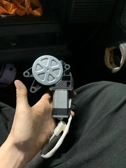 Продажа автомобильных запчастей на авторынке - Запчасти в Нижний Новгород