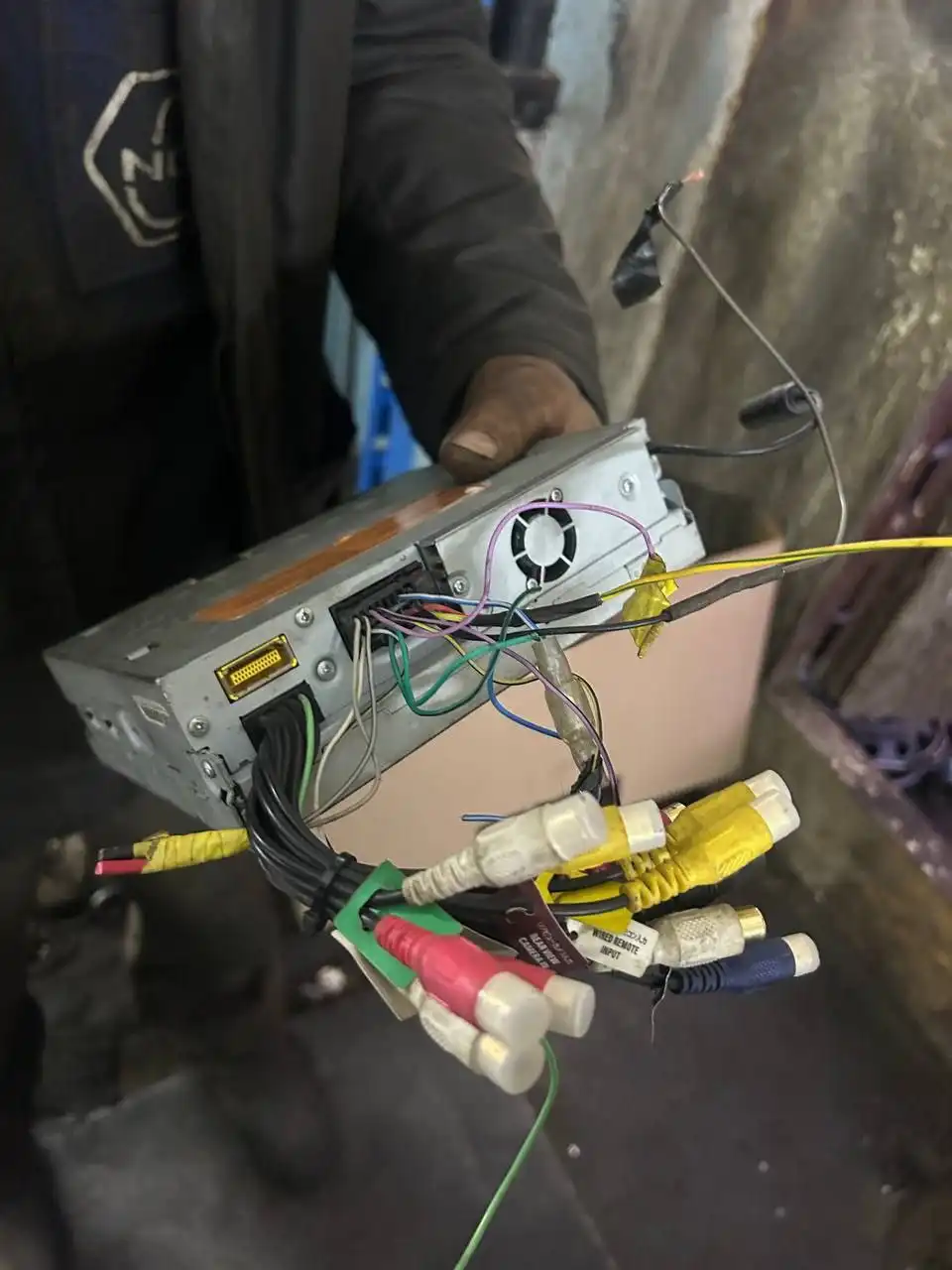 Продам Pioneer AVH-3500DVD - Автомагнитолы (Электроника) в Нижний Новгород