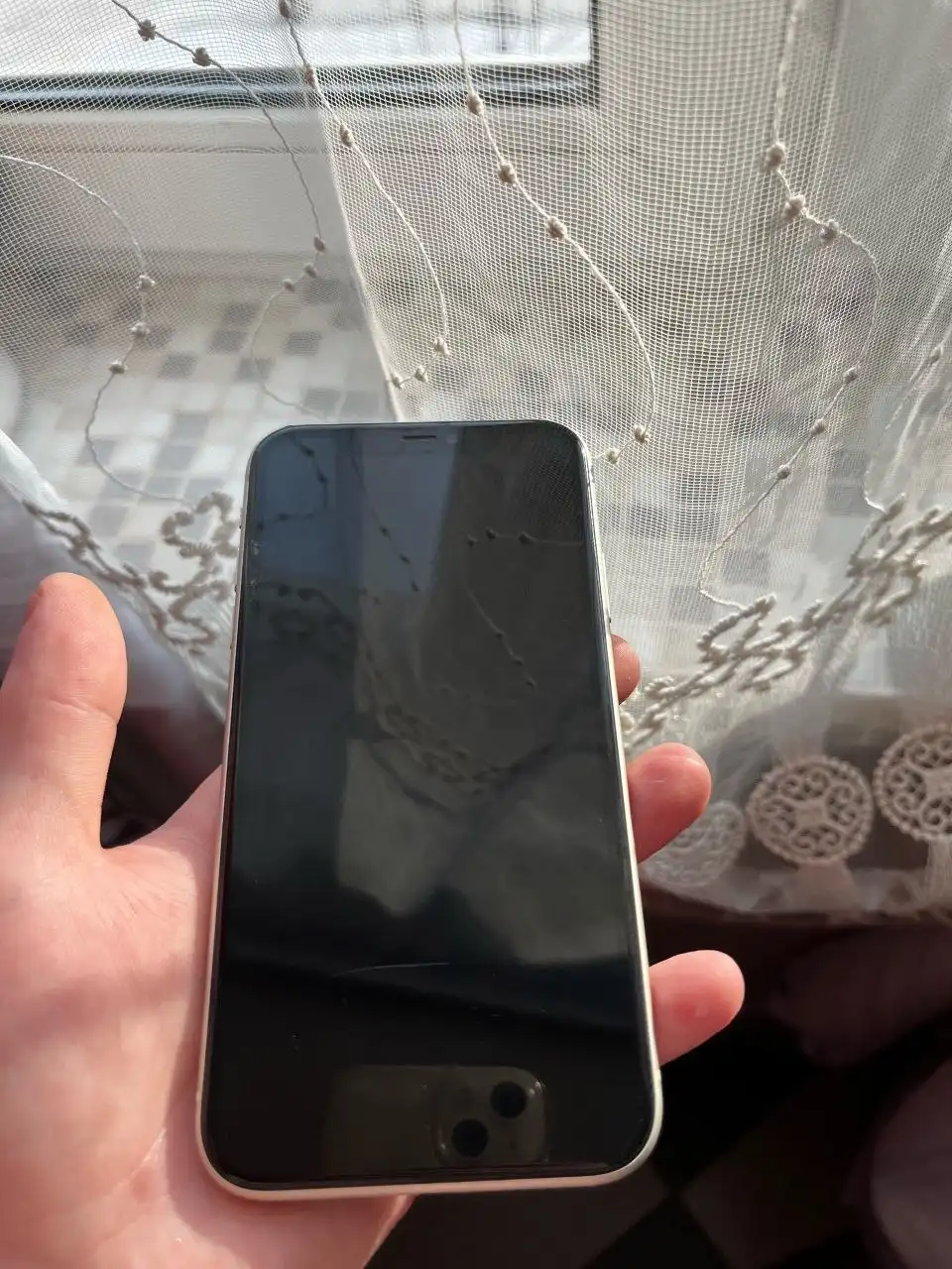 Продам iPhone 11 64 ГБ на запчасти или восстановление - Смартфоны (Электроника) в Нижний Новгород