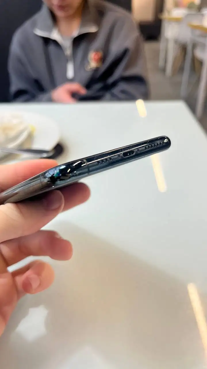 iPhone 11 Pro Max 64GB с iOS 18 и аккумулятором 74% - Смартфоны (Электроника) в Нижний Новгород