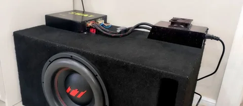 Продам сабвуфер 12 дюймов с коробом 60 литров и усилителем киловатник - Бытовая техника в Нижний Новгород