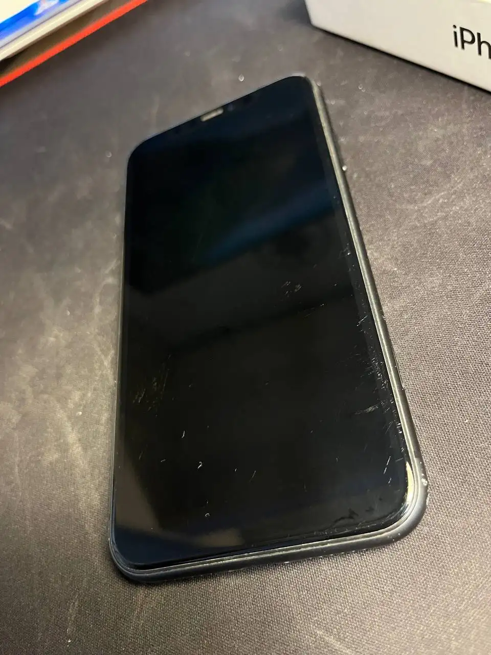 Айфон 11 64 гб с потрепанным внешним видом и АКБ 75% - Смартфоны (Электроника) в Нижний Новгород