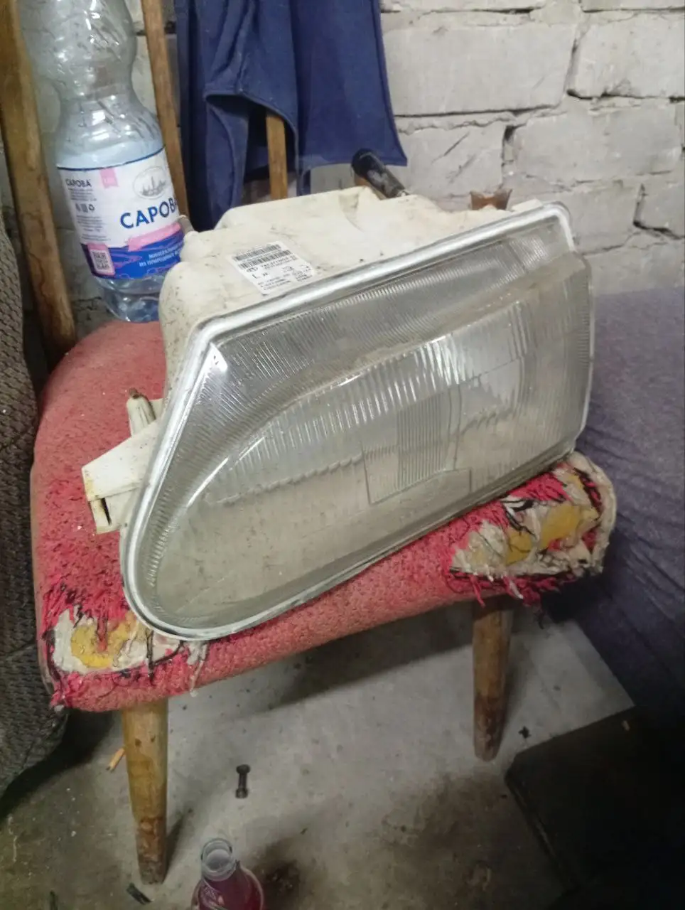 Продам левую фару на 2114 с целыми креплениями - Автозапчасти (Запчасти) в Нижний Новгород