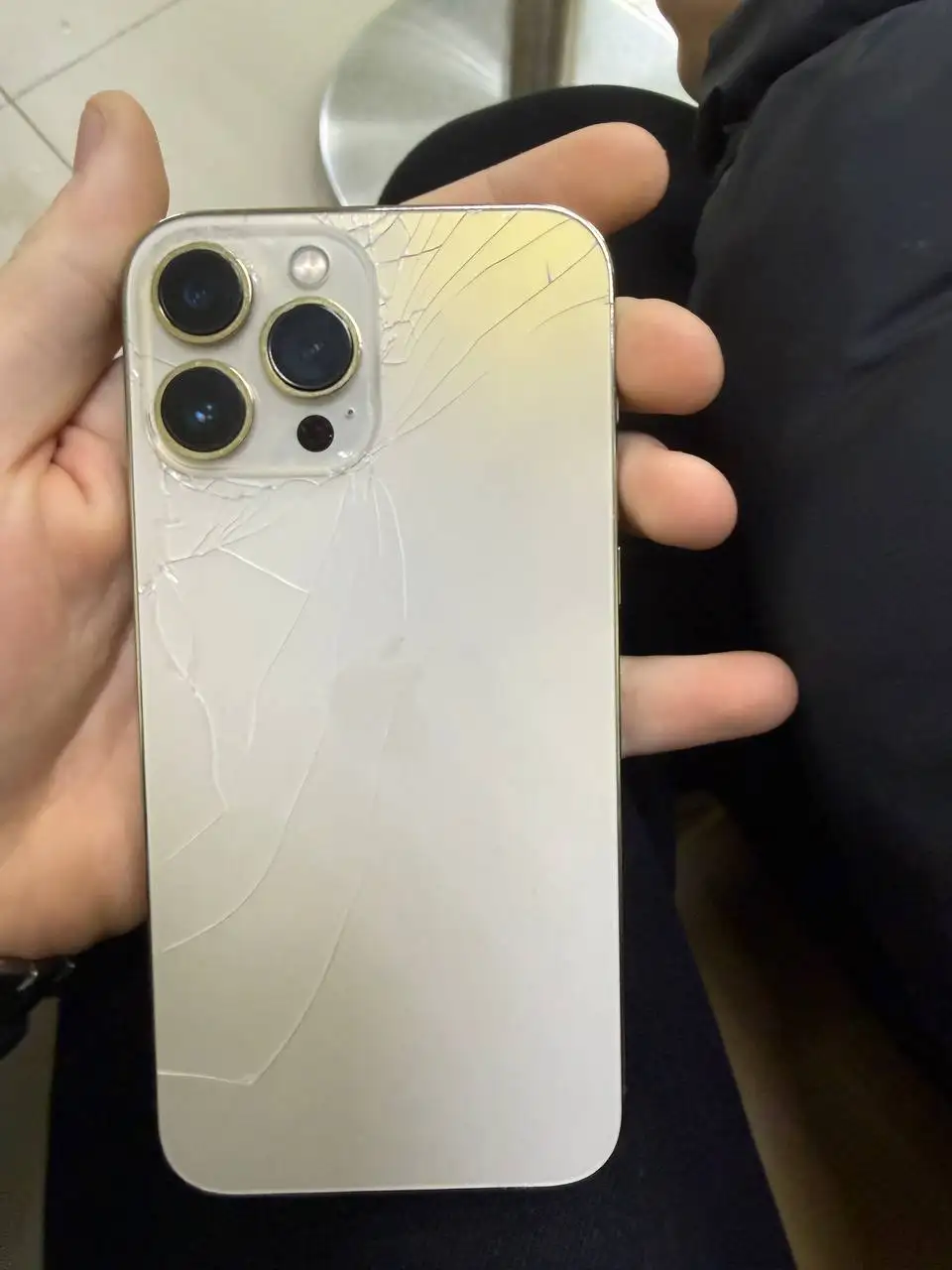 iPhone 13 Pro Max 256 ГБ с поврежденной задней крышкой - Смартфоны и телефоны (Электроника) в Нижний Новгород