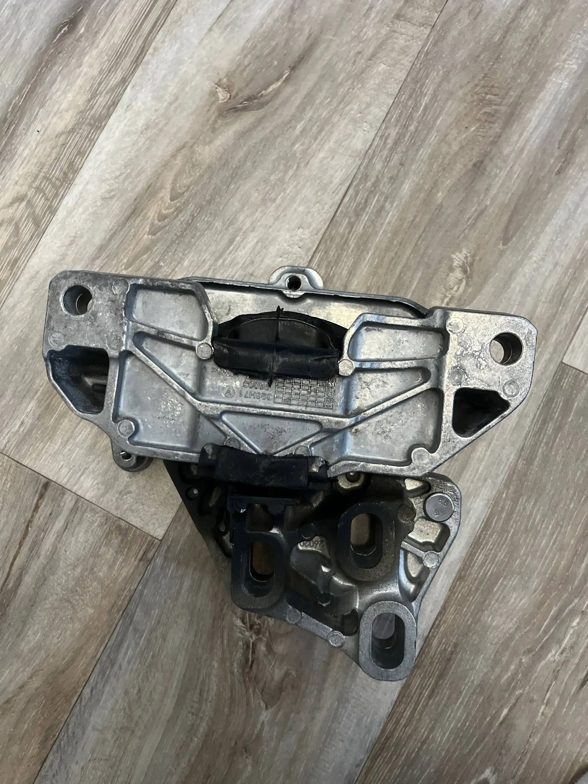 Подушка крепления КПП Mercedes-Benz оригинальная новая - Автозапчасти (Запчасти) в Нижний Новгород