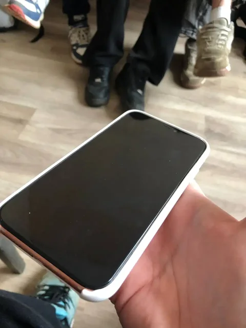 Продажа iPhone XR 128 Gb с дефектами - Компьютерная техника в Нижний Новгород