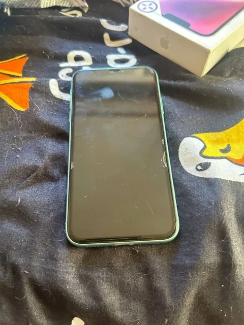 Продам iPhone 11 с коцками и акумом 71% - Аксессуары в Нижний Новгород