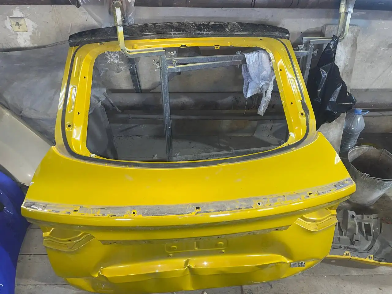 Продаю бампер от Приоры и багажник от Geely - Запчасти (Авто) в Нижний Новгород