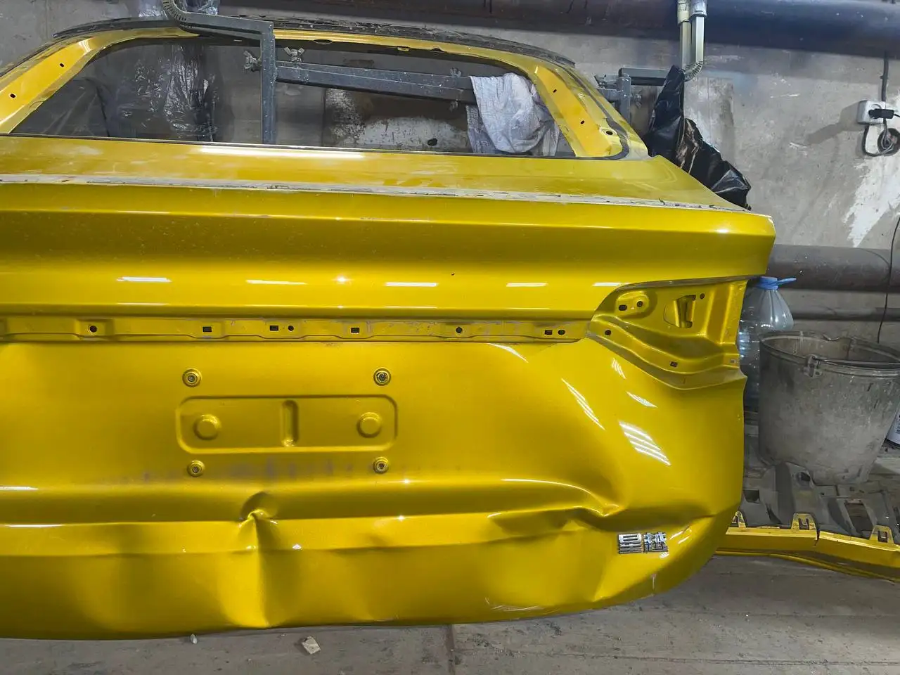 Продаю бампер от Приоры и багажник от Geely - Запчасти (Авто) в Нижний Новгород