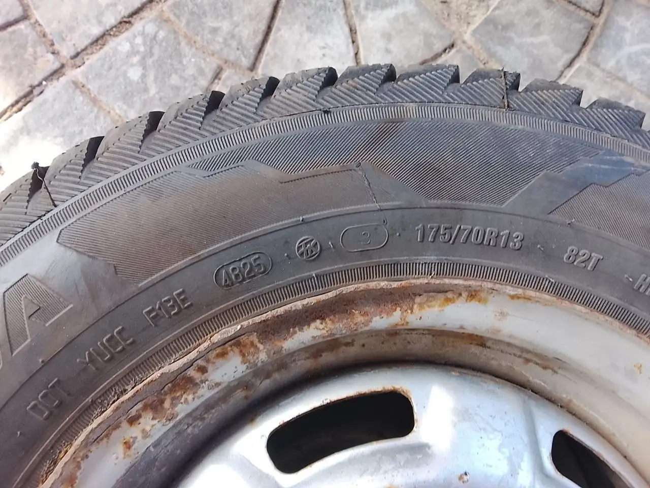 Продам зимние колеса 13R - Шины и диски (Авто) в Нижний Новгород