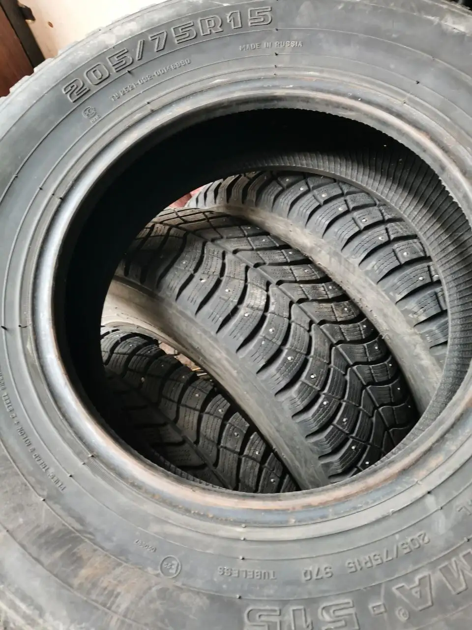 Продам зимнюю резину Кама с Нивы - Шины и диски (Авто) в Новые Бурасы