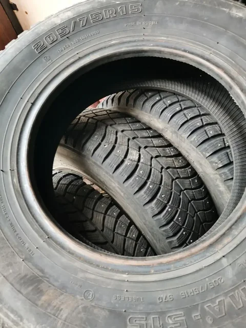 Продам зимнюю резину Кама с Нивы - Шины и диски в Новые Бурасы