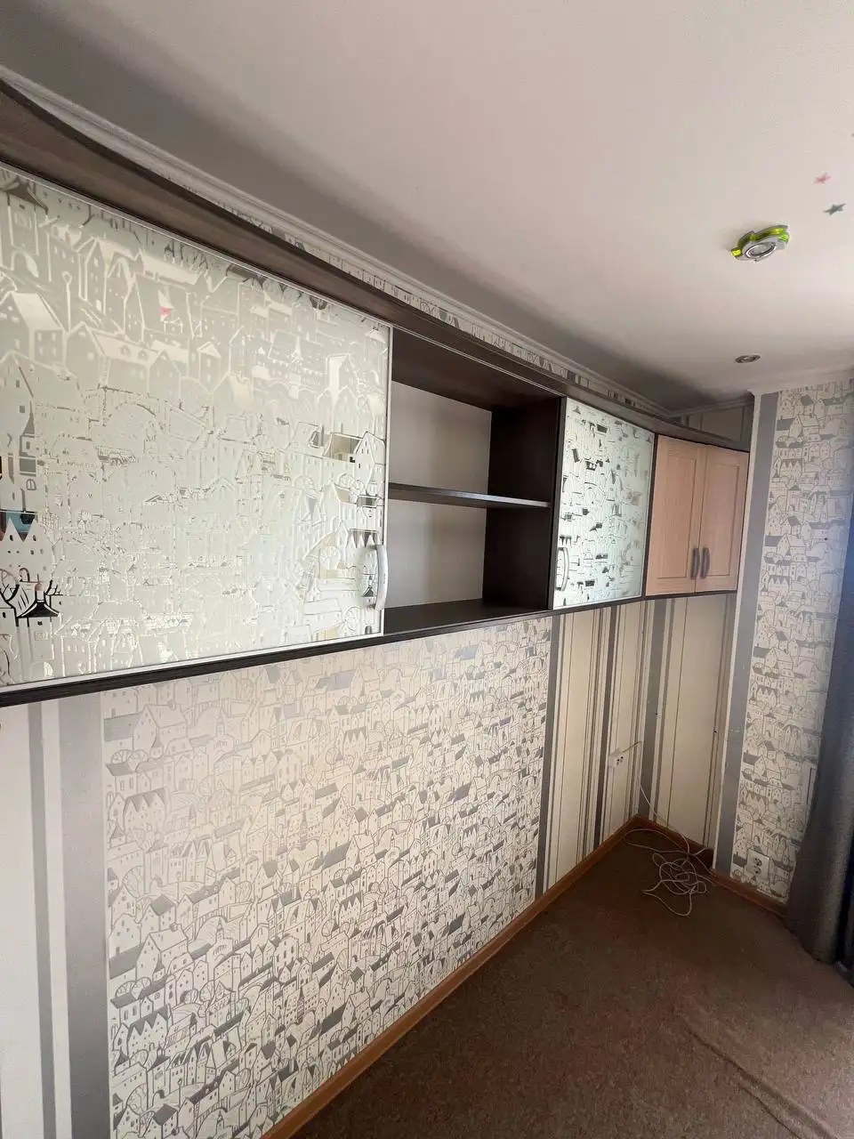 Продам шкаф-стенку - Мебель (Для дома и дачи) в Новые Бурасы