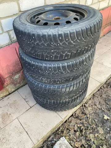 Продажа зимних колес с дисками - Авто в Новые Бурасы