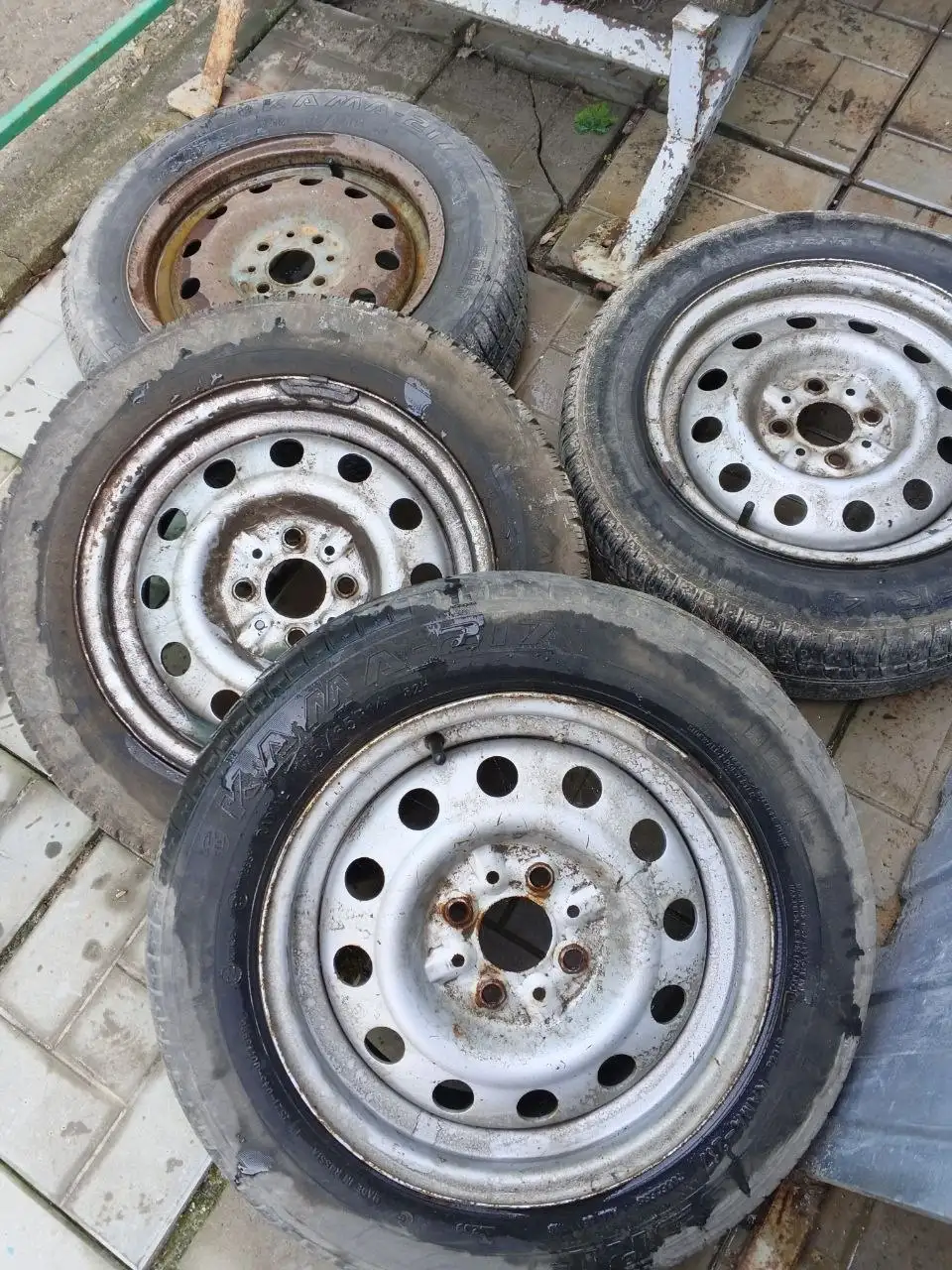 Диски штамповки R14 на Ладу - Запчасти (Авто) в Бурасы