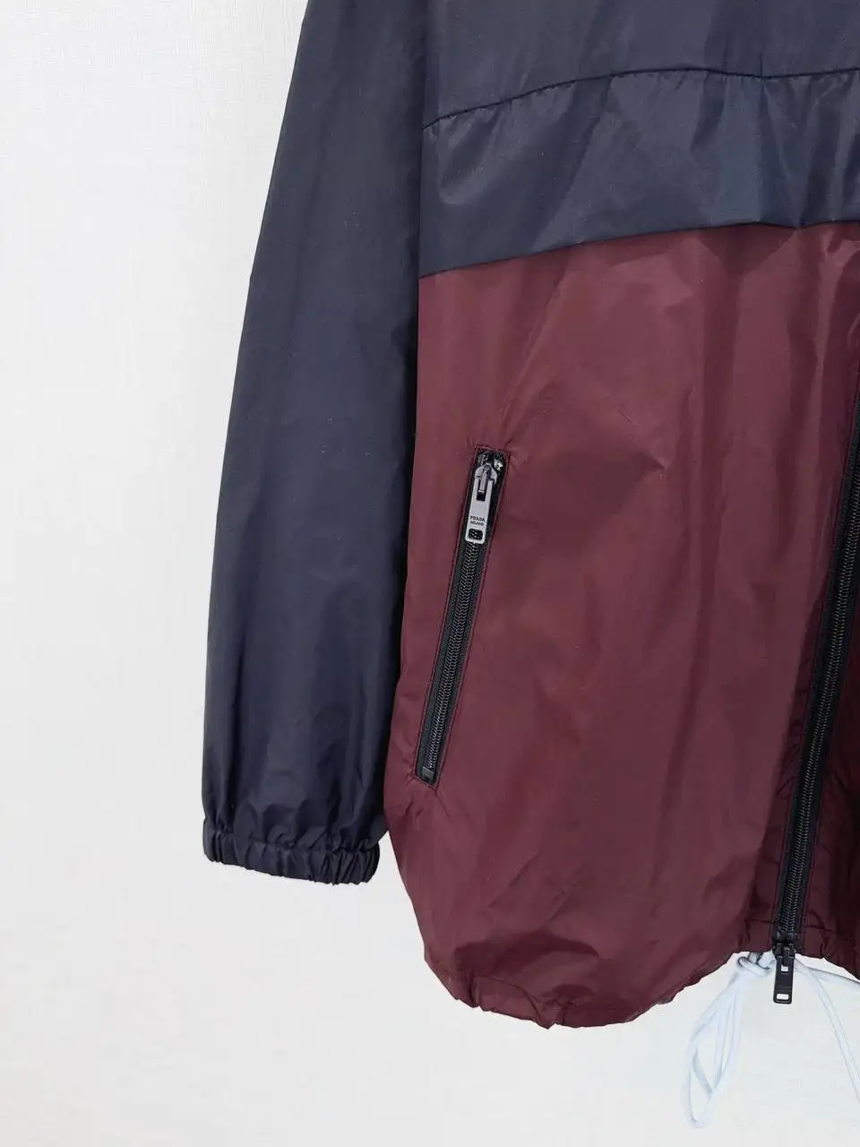 Ветровка PRADA - Верхняя одежда (Одежда) в Бурасы