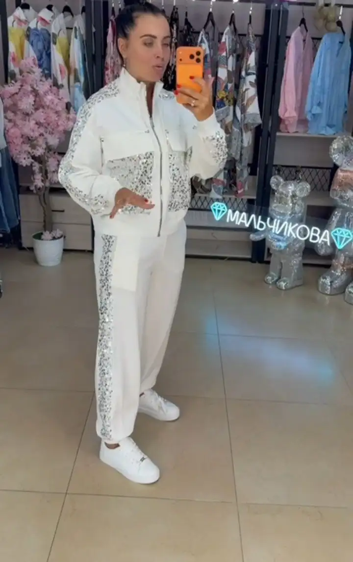 Костюм двойка со стразами разных размеров - Женская одежда (Одежда) в Бурасы