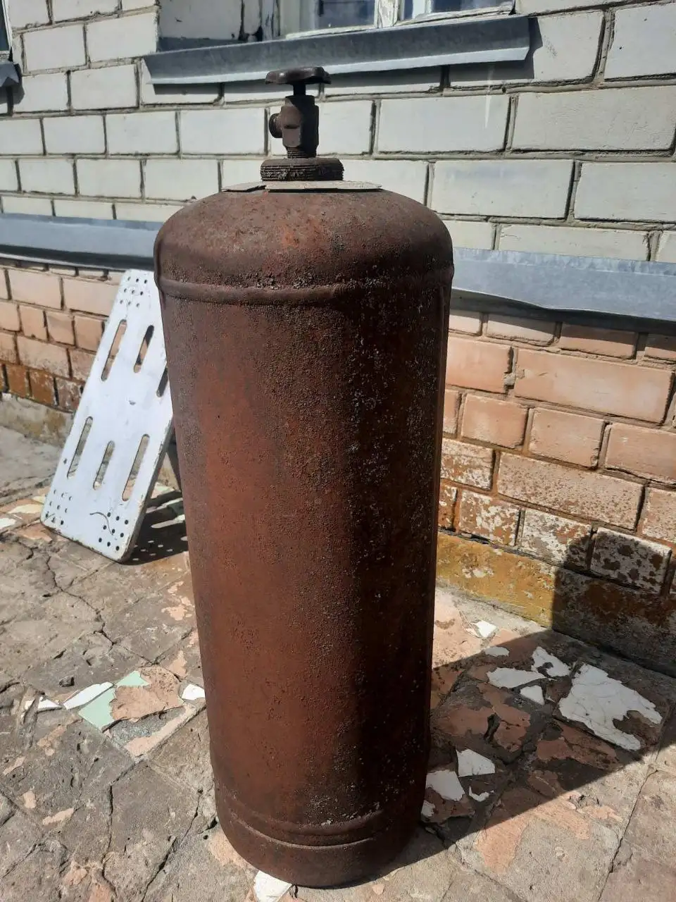 Продам газовые баллоны - Газовые баллоны (Для дома и дачи) в Новые Бурасы