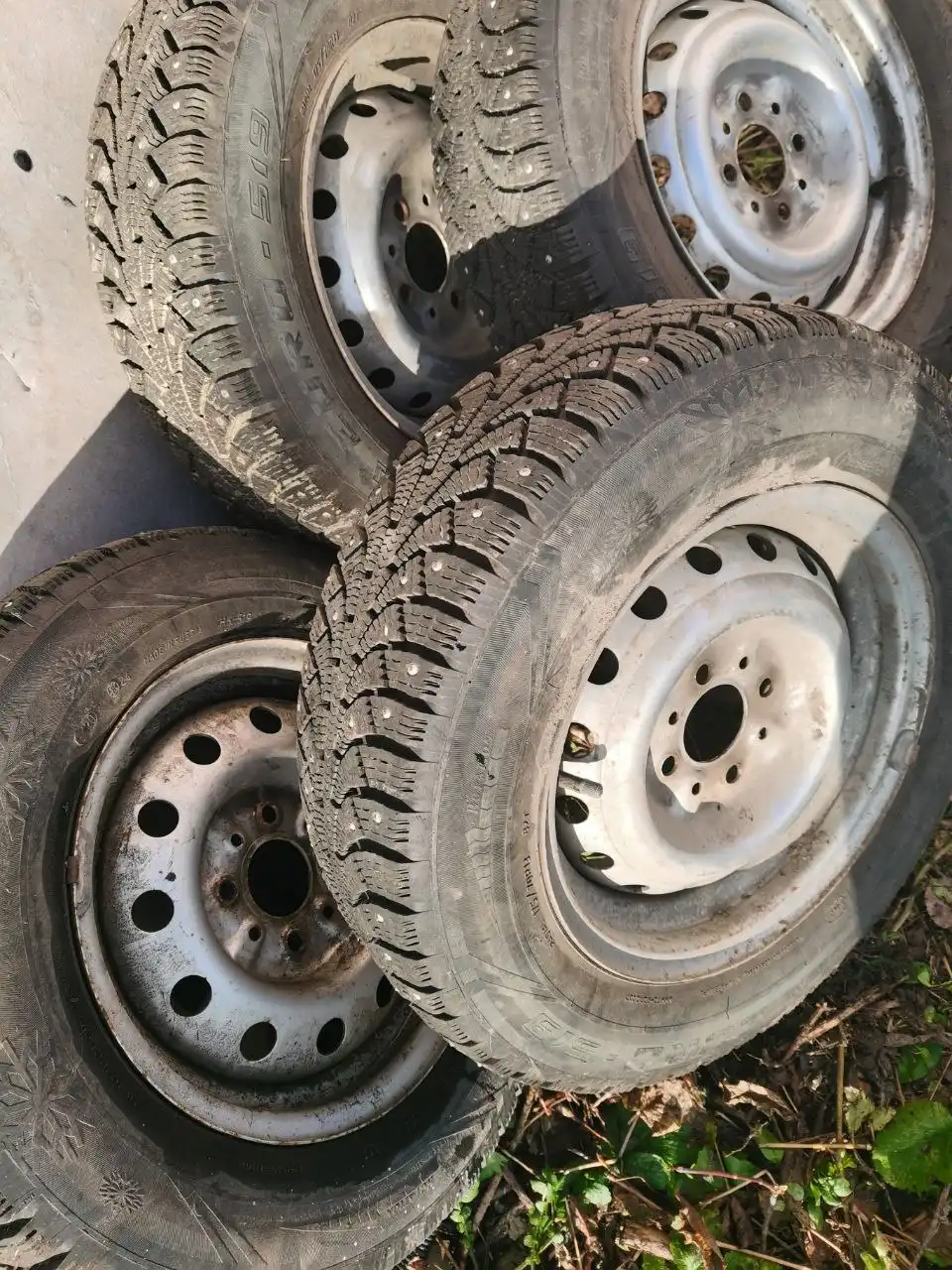 Продам зимние колеса на ВАЗ Кама Евро 175/70R13