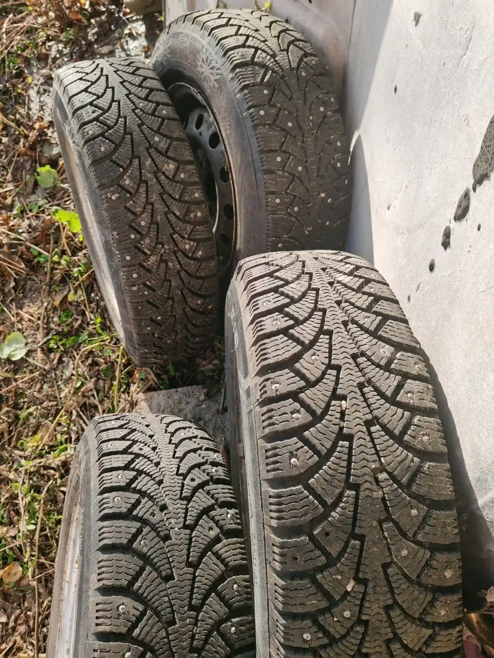 Продам зимние колеса на ВАЗ Кама Евро 175/70R13