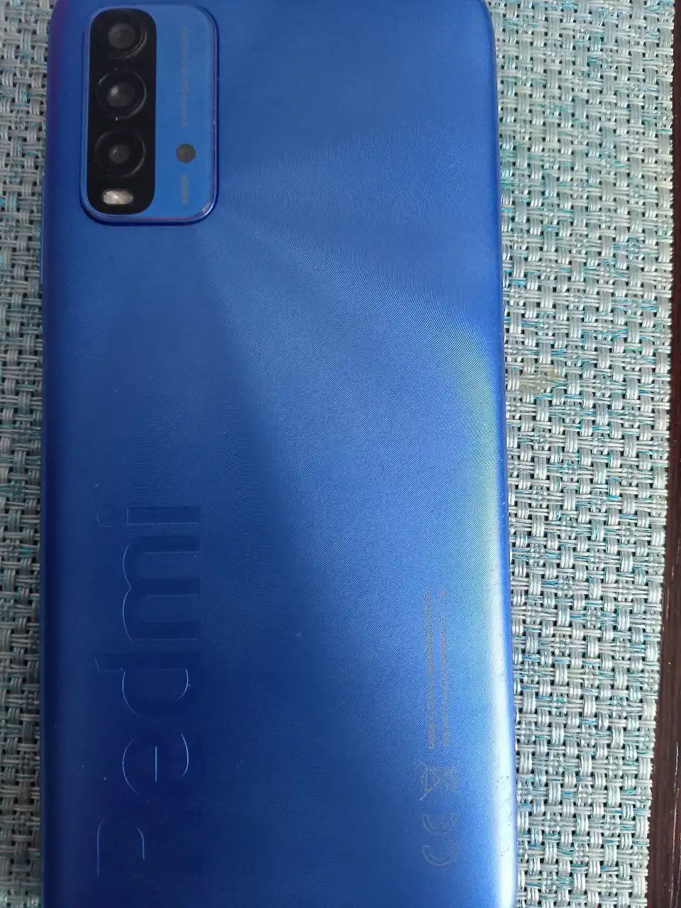 Продам телефон Redmi T9 с чехлами