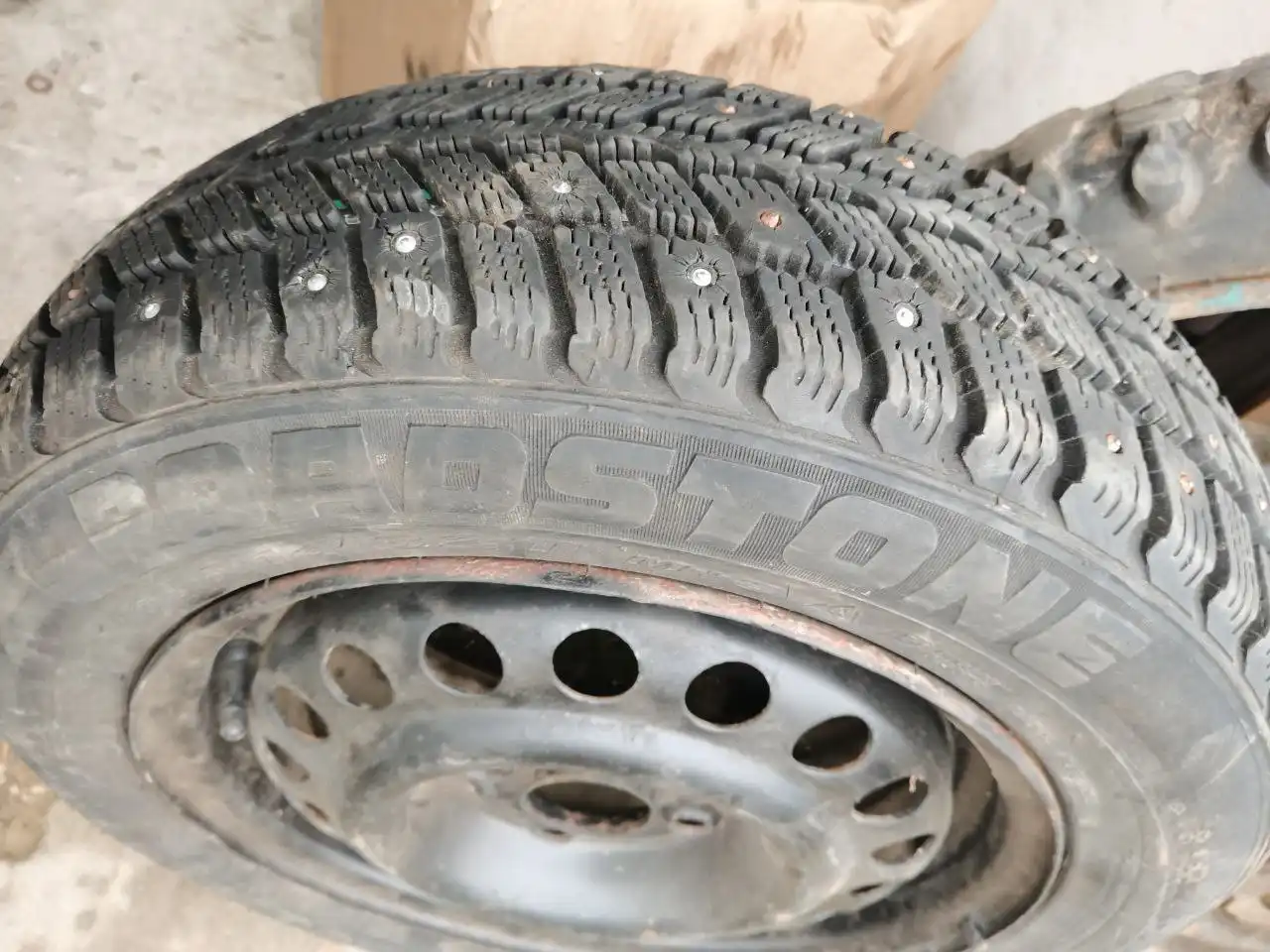 Продам зимнее колесо на Нексию 14 дюймов