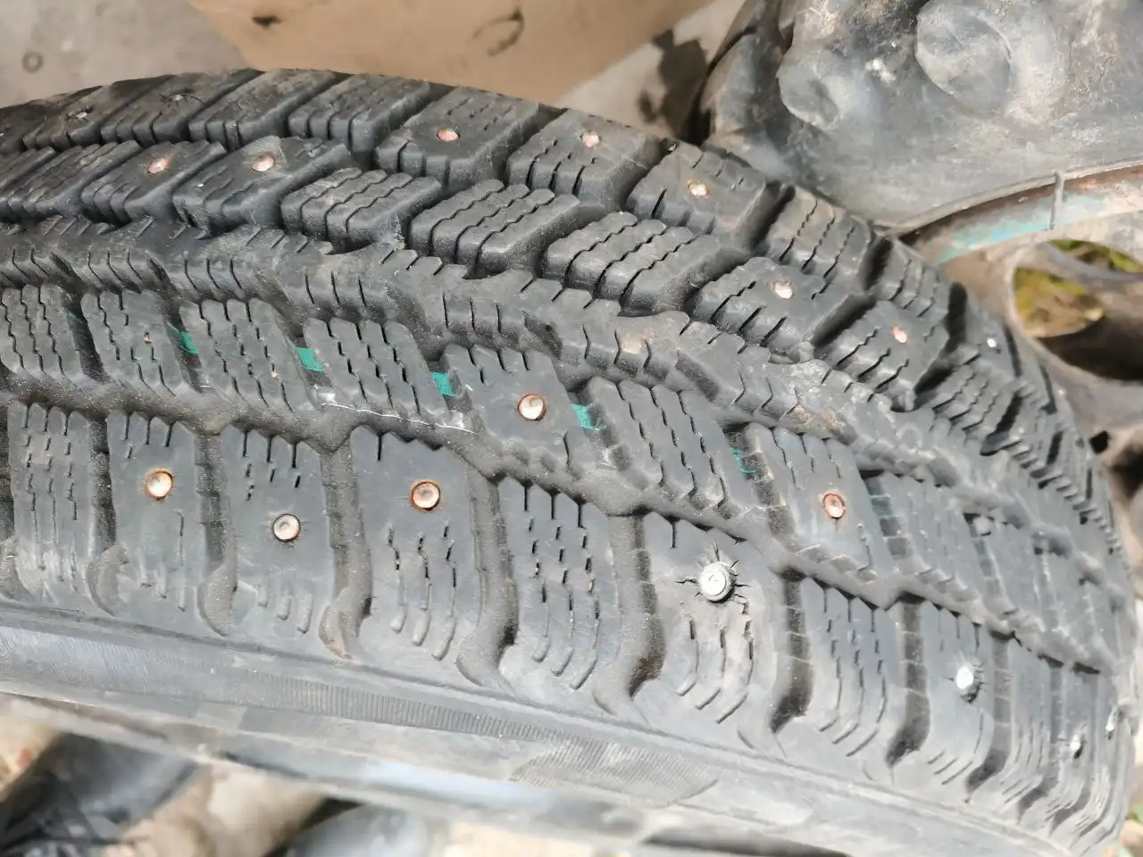 Продам зимнее колесо на Нексию 14 дюймов