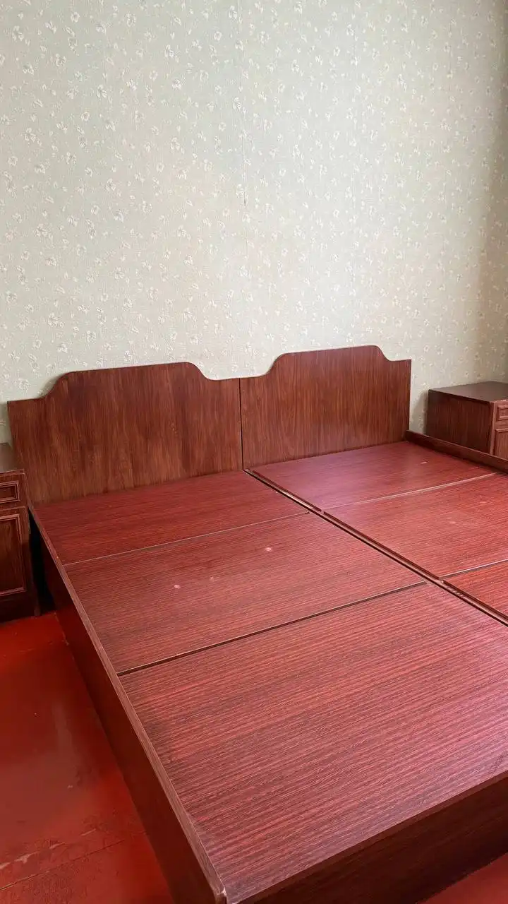 Продажа двух кроватей с боковыми спинками